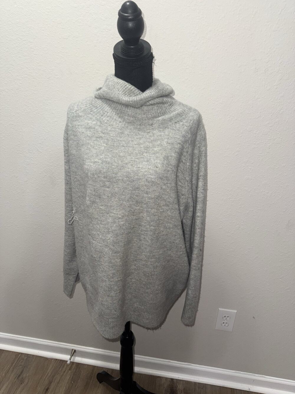 Lumiere Gray Knit Cowl Neck Sweater Women's Size L Long Sleeve Cozy Chunky Flaw